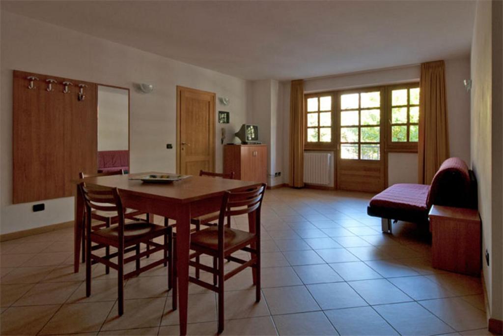 Residence Le Orchidee Bormio Ruang foto