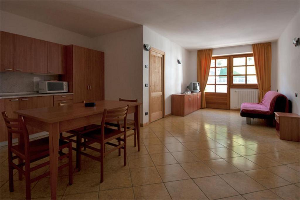 Residence Le Orchidee Bormio Ruang foto